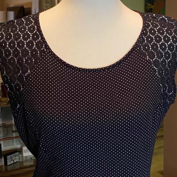 Ann Taylor Lace cut out Blouse - Picture 3 of 4